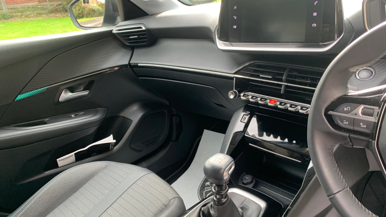 Peugeot 208 1.2 PureTech 100 Allure Premium + 5dr Petrol Hatchback